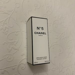 CHANEL empty gift box, black and white